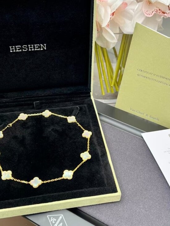 Van Cleef & Arpels Gold Vintage Alhambra necklace - Picture 8 of 8